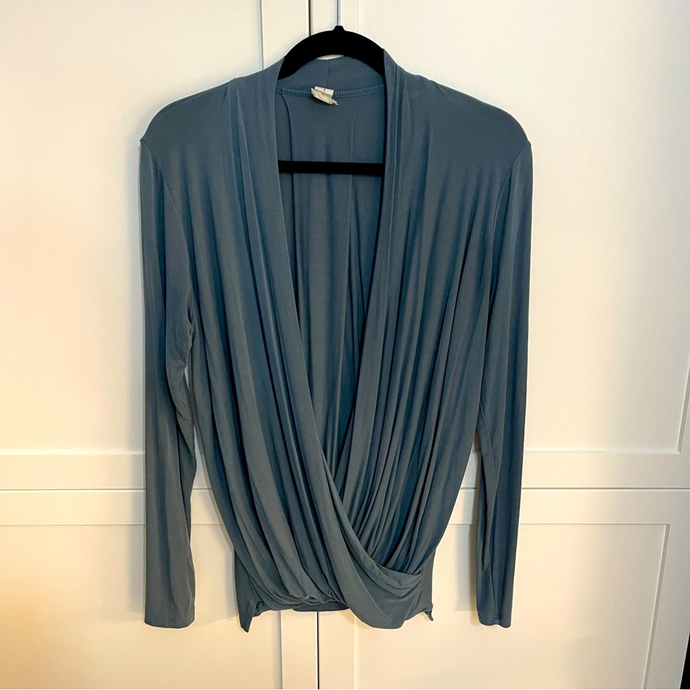MTS Twist Top soft blue sweater size small